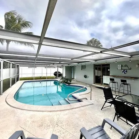 Modern Waterfront Home On Canal With Pool Fort Lauderdale Exterior photo